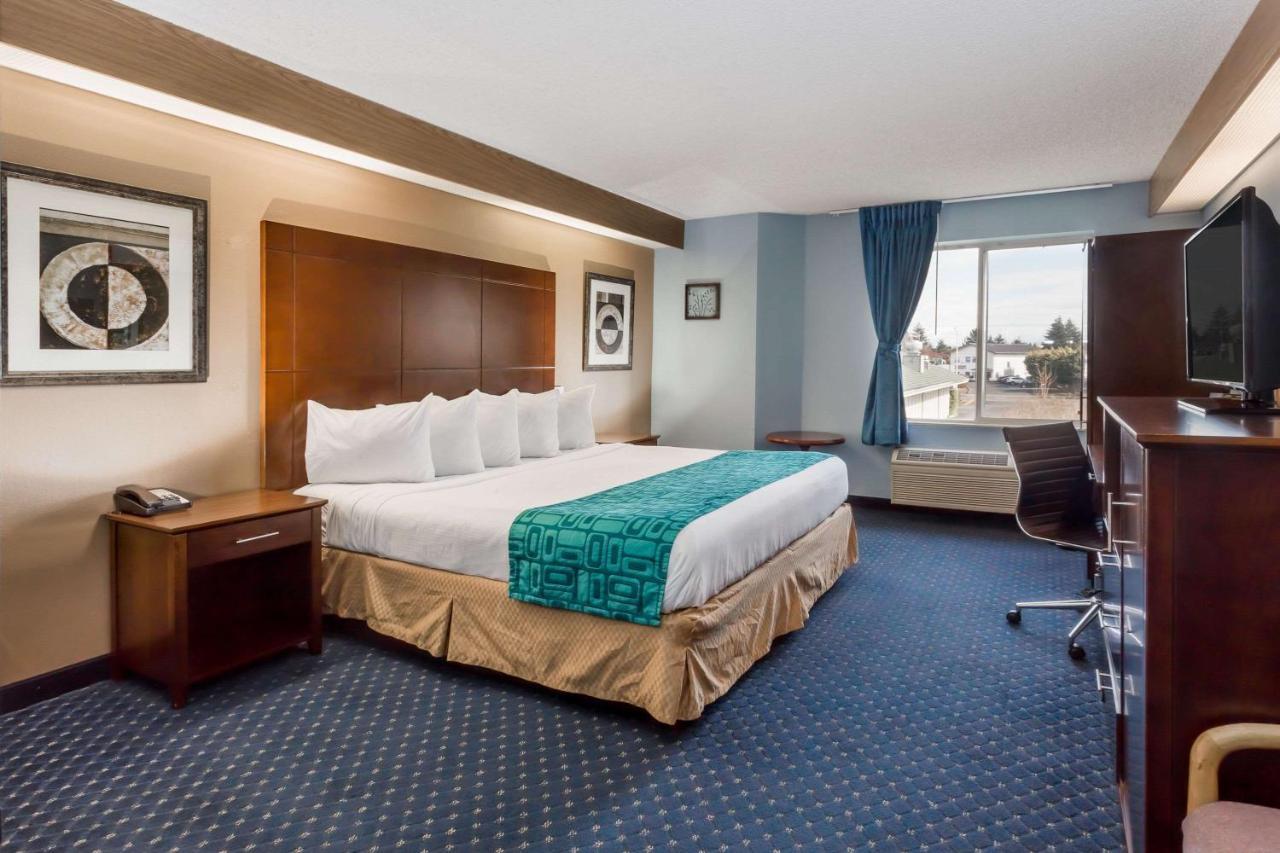 Howard Johnson By Wyndham Vancouver Hotel & Suites المظهر الخارجي الصورة