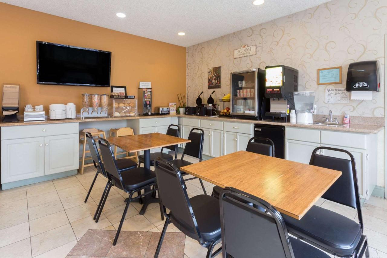 Howard Johnson By Wyndham Vancouver Hotel & Suites المظهر الخارجي الصورة
