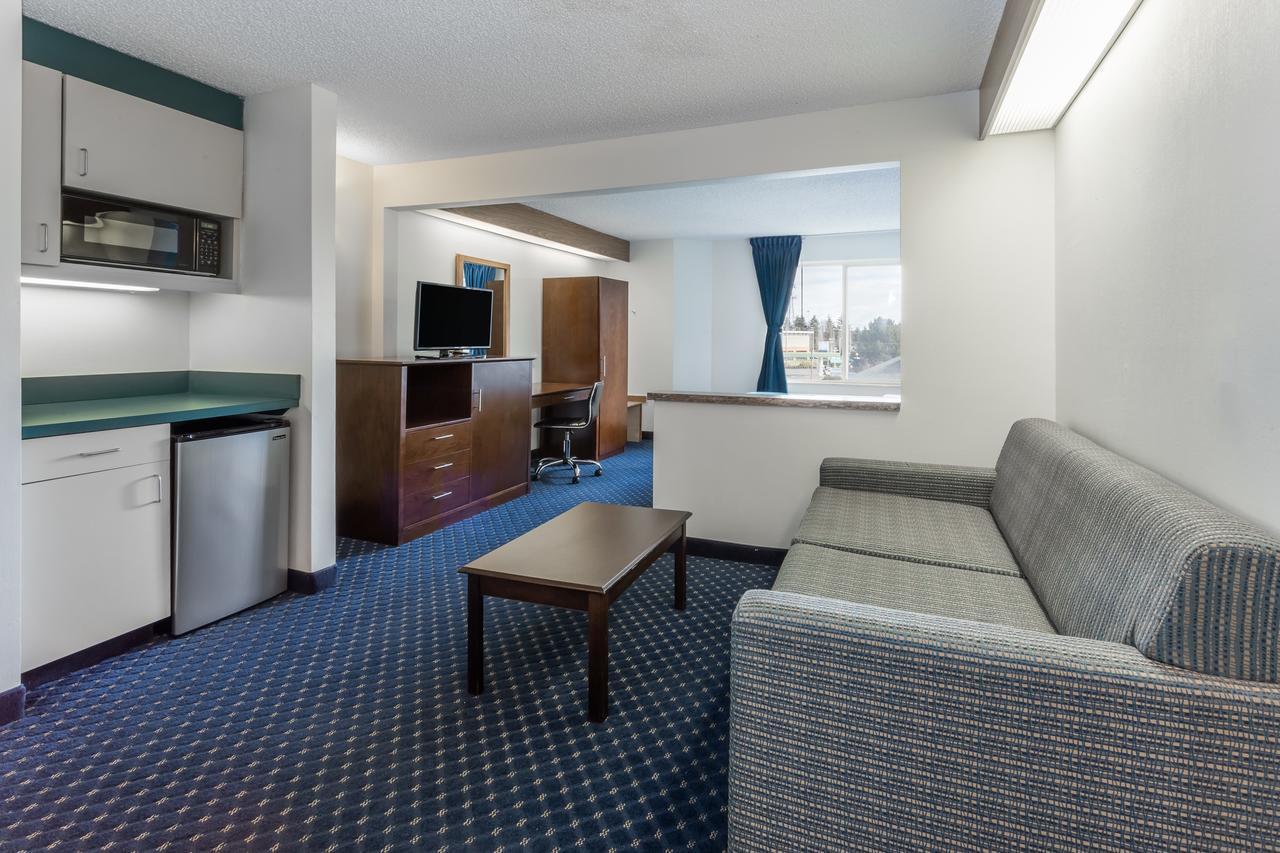 Howard Johnson By Wyndham Vancouver Hotel & Suites المظهر الخارجي الصورة