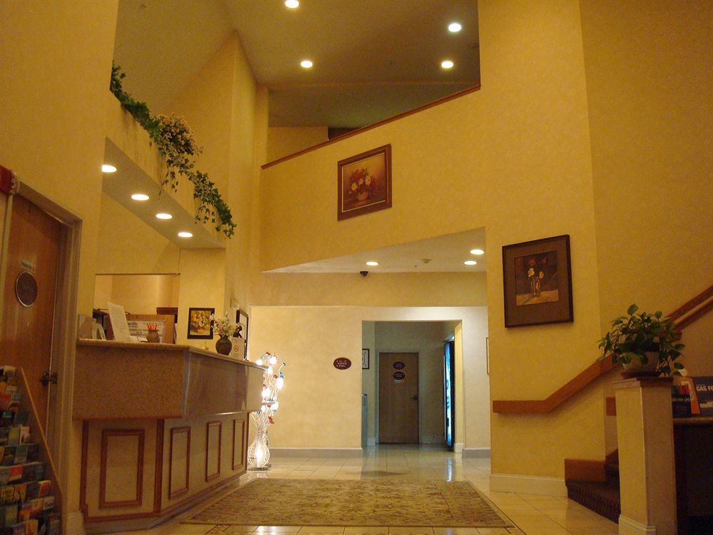 Howard Johnson By Wyndham Vancouver Hotel & Suites المظهر الخارجي الصورة