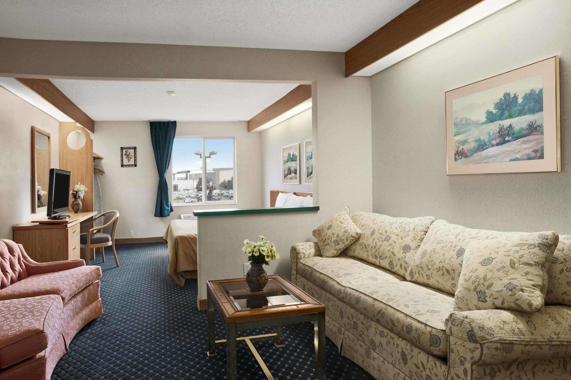 Howard Johnson By Wyndham Vancouver Hotel & Suites المظهر الخارجي الصورة